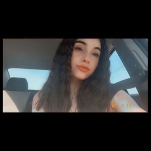 Meet your Posher, Émilie